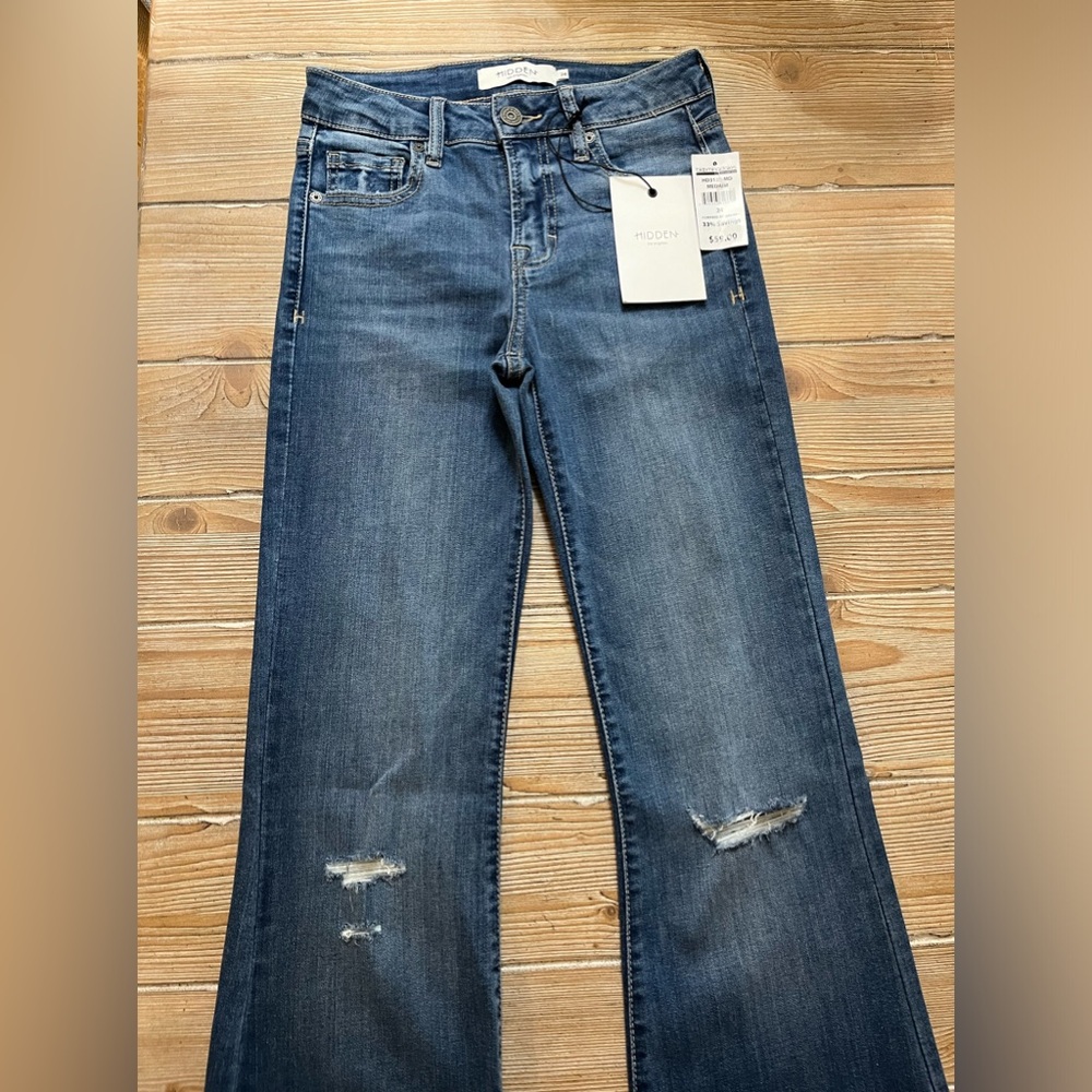Bloomingdale’s 👖 Hidden Los Angeles flare jeans from Bloomingdale’s size 24